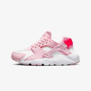 Big kids 5.5. Run small. Fit more like a kids 4/ women’s 6